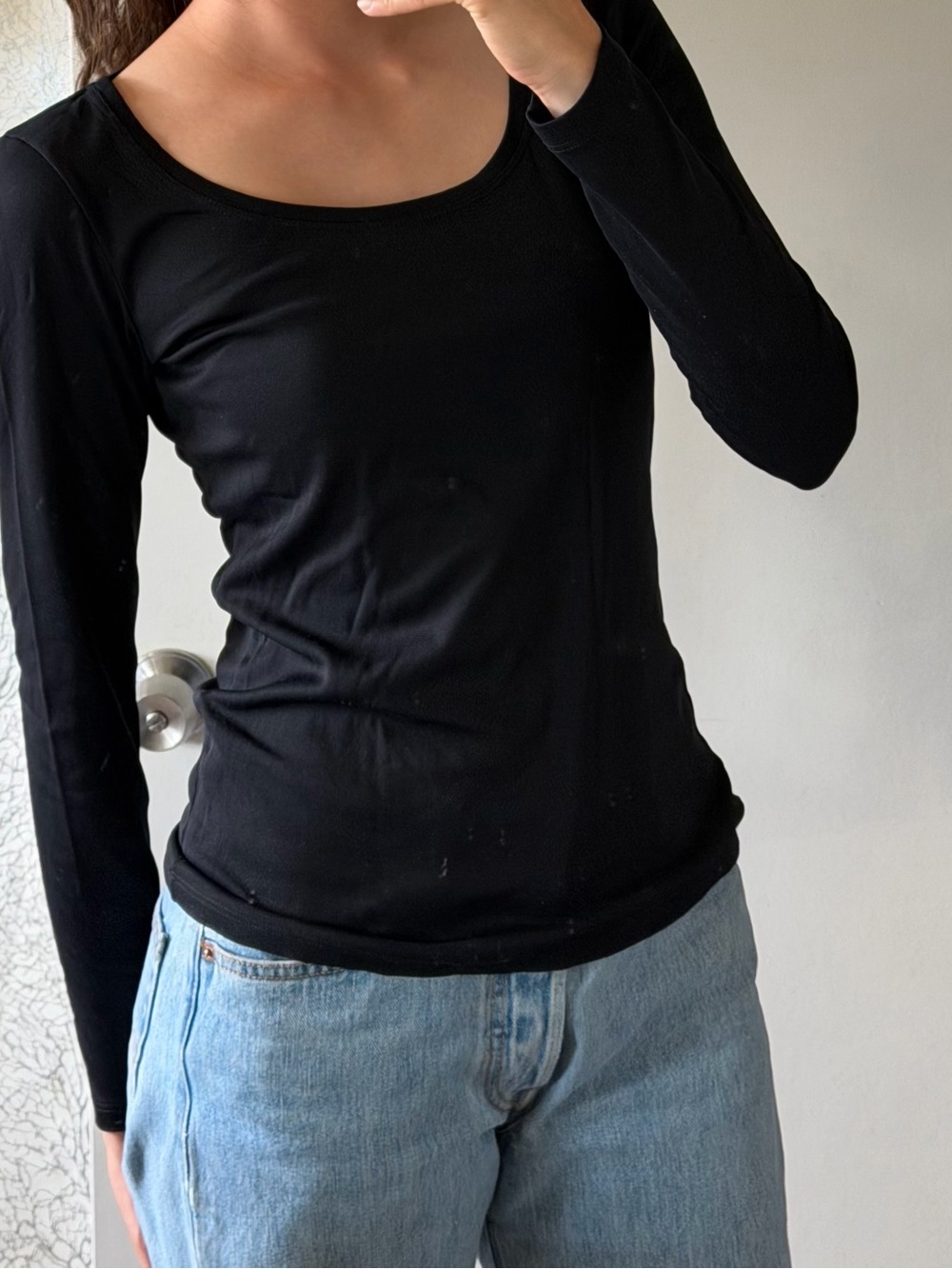 Karen Kane Black Long-Sleeve Scoop Neck Top
